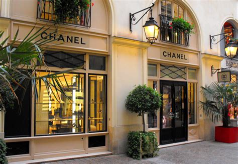 chanel stores in paris.